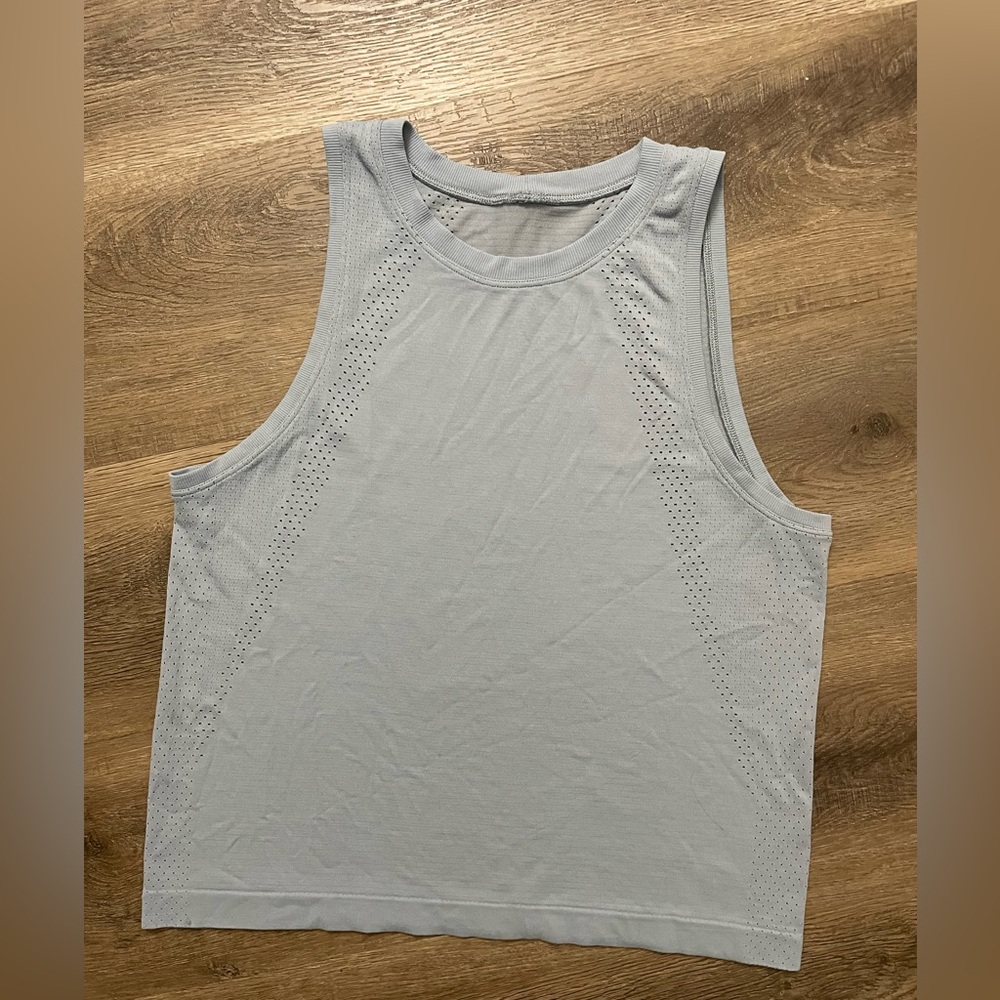 Lululemon Train to Be Tank Top Lip Chambray Blue Size 6 Running Training